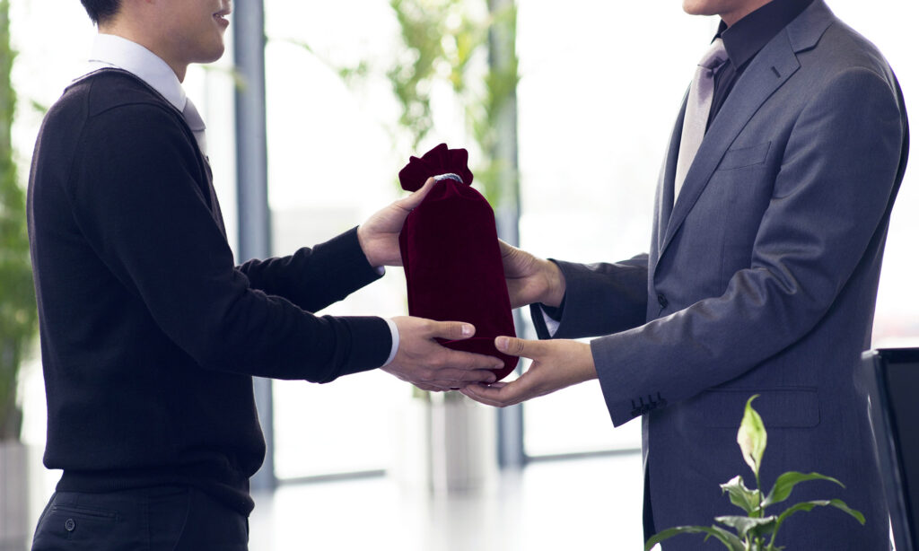 Corporate gift-giving etiquette